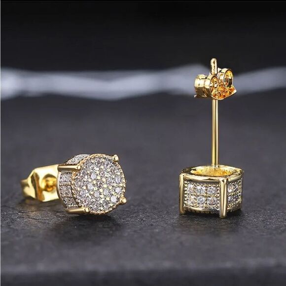 Gold Plated Diamond CZ Stud Earrings NEW IN GIFT BOX ! - Picture 1 of 3